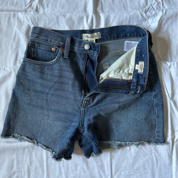 Madewell Jean Shorts Momjean in Willis Wash - Picture 9 of 10